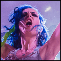Alissa White-Gluz und Sharlee D'Angelo mit Arch Enemy live auf dem Dong Open Air Festival 2014